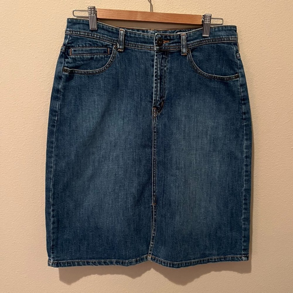 Chico's Classic 5 pocket Distressed Marquis Denim Skirt Women's 8.